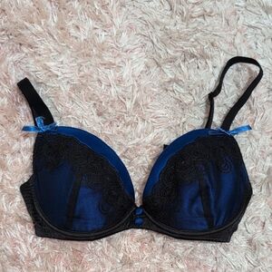 Curvy Kate Vintage Bra 28F Embroidery And Blue Satin